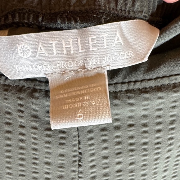Athleta Textured‎ Brooklyn Jogger Like New - Dark Green size 6 - Picture 3 of 12